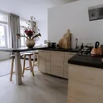 W Y C K - E N D Boutique