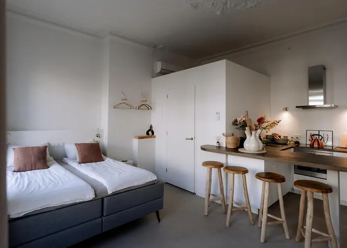 W Y C K - E N D Boutique